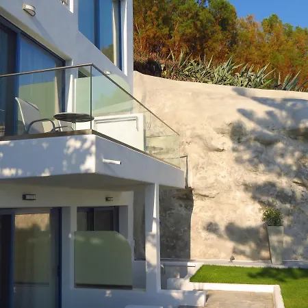White Pearl Apartment