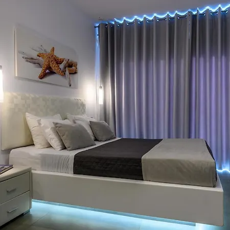 White Pearl Apartment