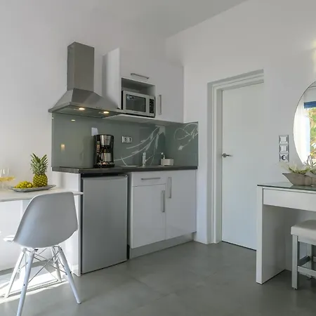 White Pearl Apartment